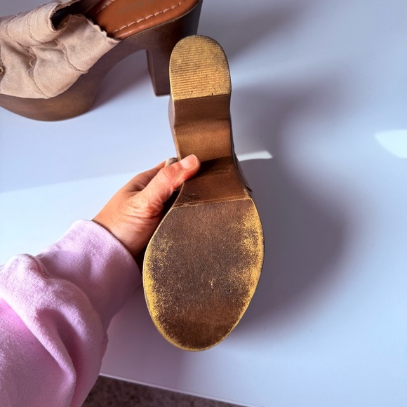 Bella Marie Taupe Suede Quilted Platform Mules - Size 7.5 - Picture 9 of 10
